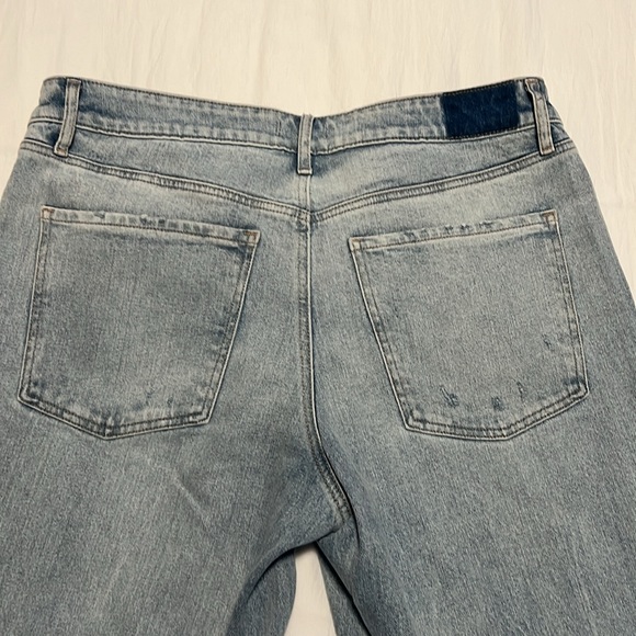 Relaxed straight low rise ripped jeans from Express, worn once - Picture 5 of 6